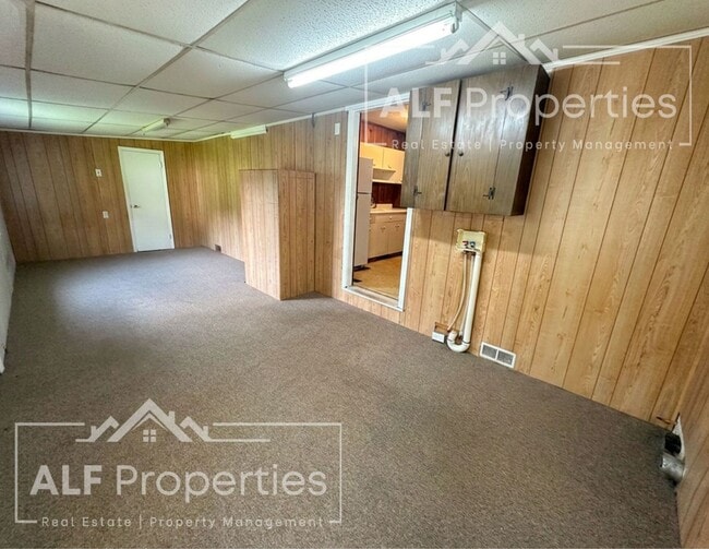 Building Photo - 2435 Westover Dr