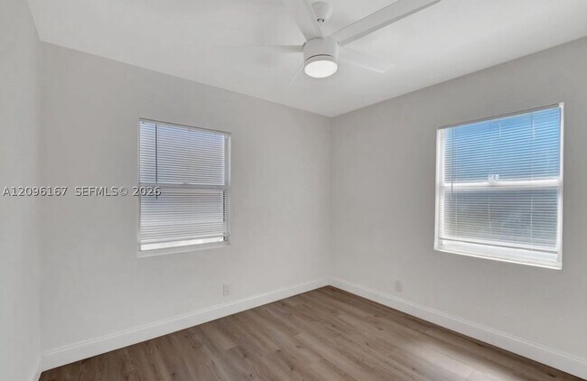 Building Photo - 953 29th St
