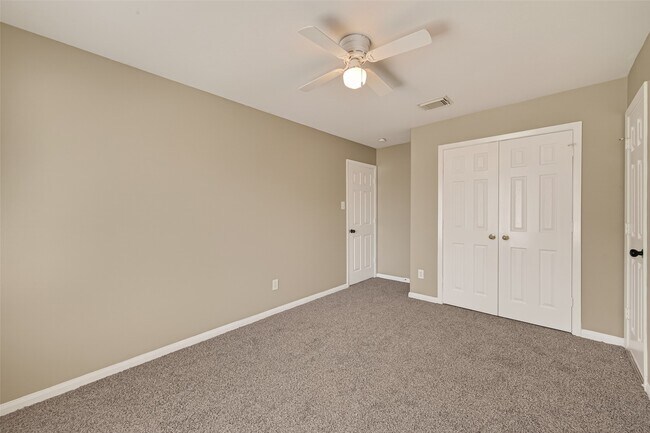 Building Photo - 17250 Cricketbriar Ct