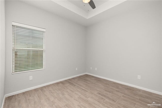 Building Photo - 1601 W Hyatt Ave
