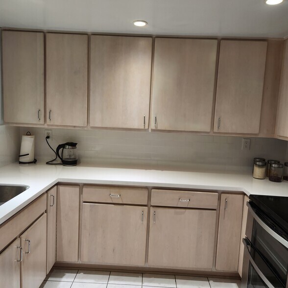 kitchen - 3500 W Manchester Blvd