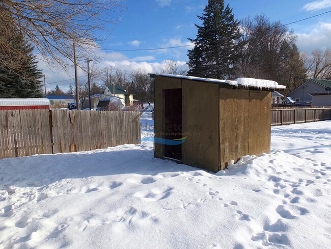 Building Photo - Beautiful & Clean 2 Bed 1 Bath Manufacture...