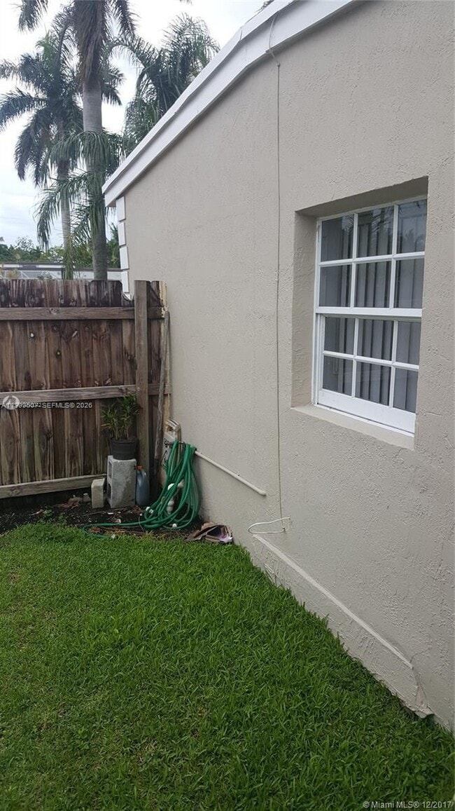 Building Photo - 9841 SW 48th St