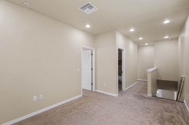 Building Photo - Beautiful House for Lease in Casselberry