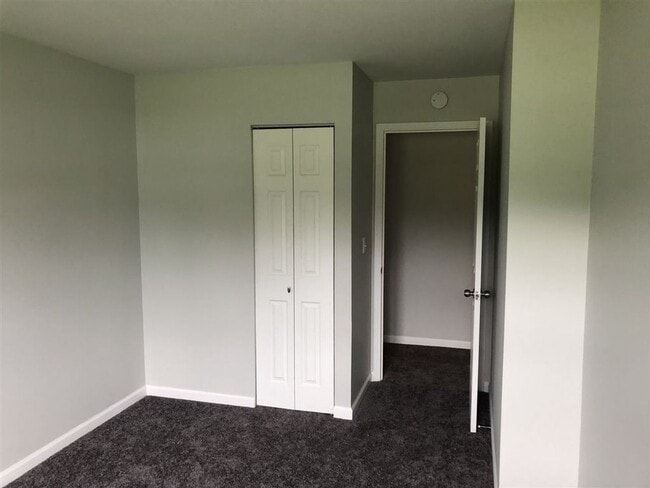 Building Photo - Beautiful home, rural setting but close to...
