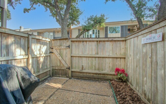 Building Photo - 2575 Marilee Ln