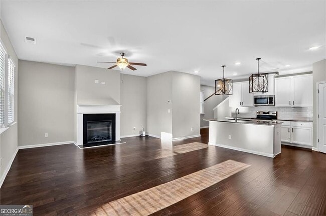 Building Photo - 1553 Spring Hollow Way