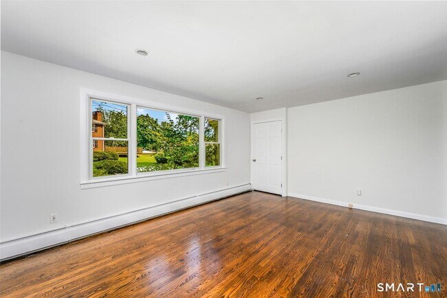 Building Photo - 26 Lenox Ave