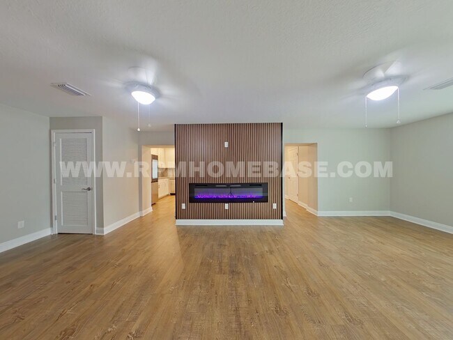 Building Photo - 147 Gillis Dr