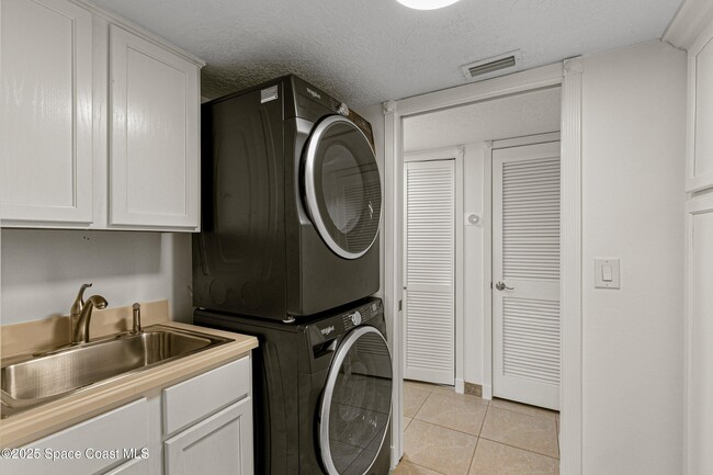 Building Photo - 115 Indian River Dr