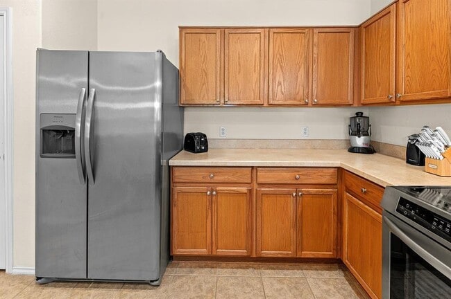 Building Photo - 109 Providence St