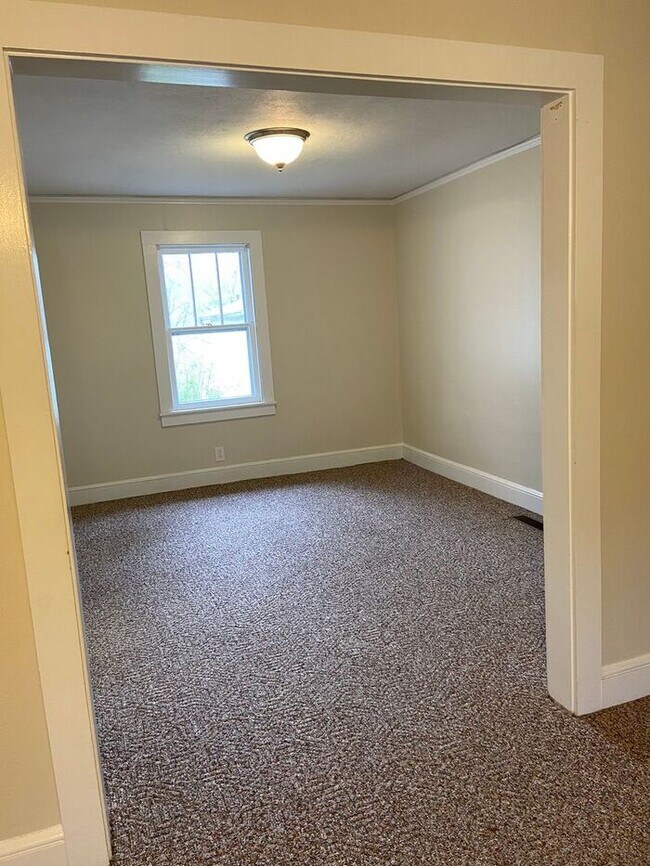 Building Photo - Swannanoa Cottage