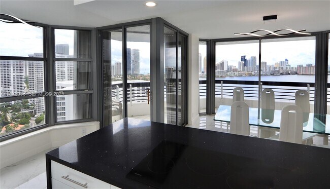 Building Photo - 3530 Mystic Pointe Dr