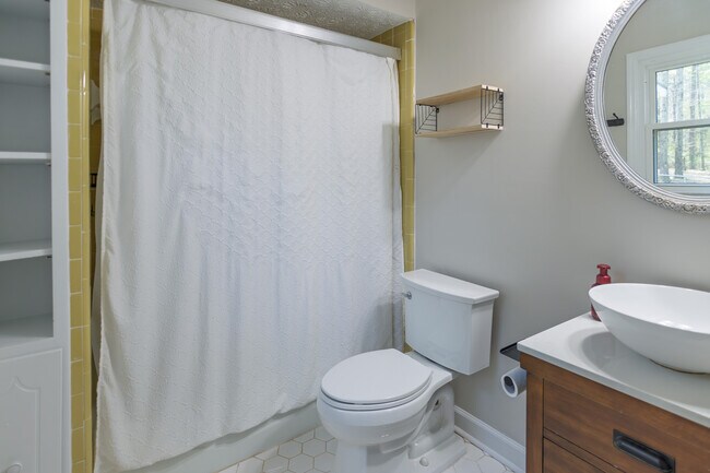 Building Photo - 1026 Denney Rd