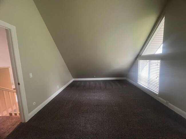 Building Photo - Cozy three bedroom two bath in Lake Wildwood