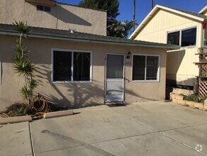 Building Photo - Cardiff One Bedroom Duplex - Just 1 block ...