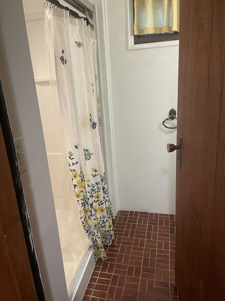 basement bath - 26332 N Il Route 59