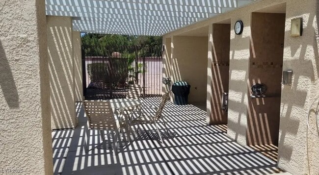 Building Photo - 7250 White Dove Dr