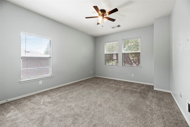 Building Photo - 16127 Spur Canyon Ct