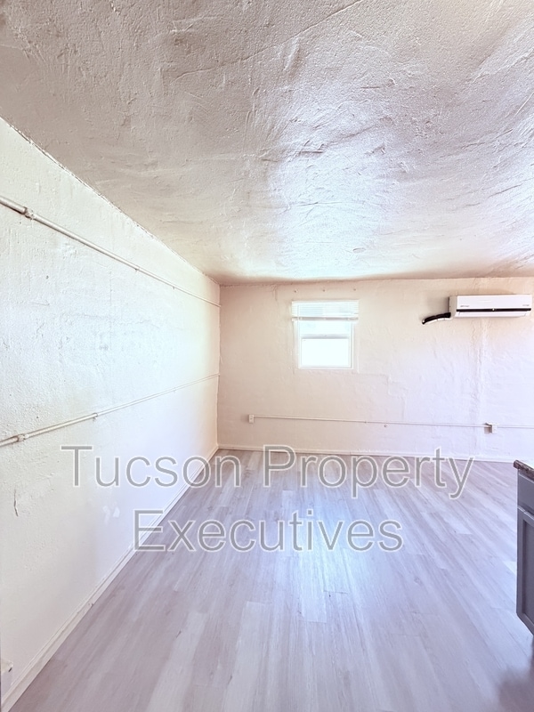 Building Photo - 234 E 32nd St