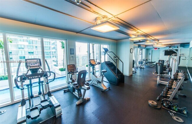 Building Photo - 60 SW 13th St