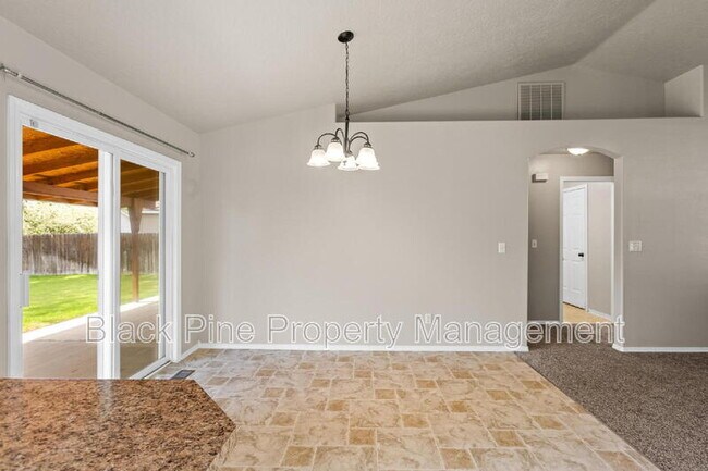 Building Photo - 2117 S Crimson Rose Way