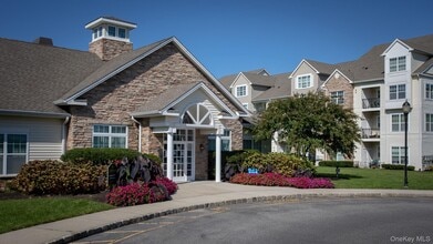 Building Photo - 313 Charles Pond Dr