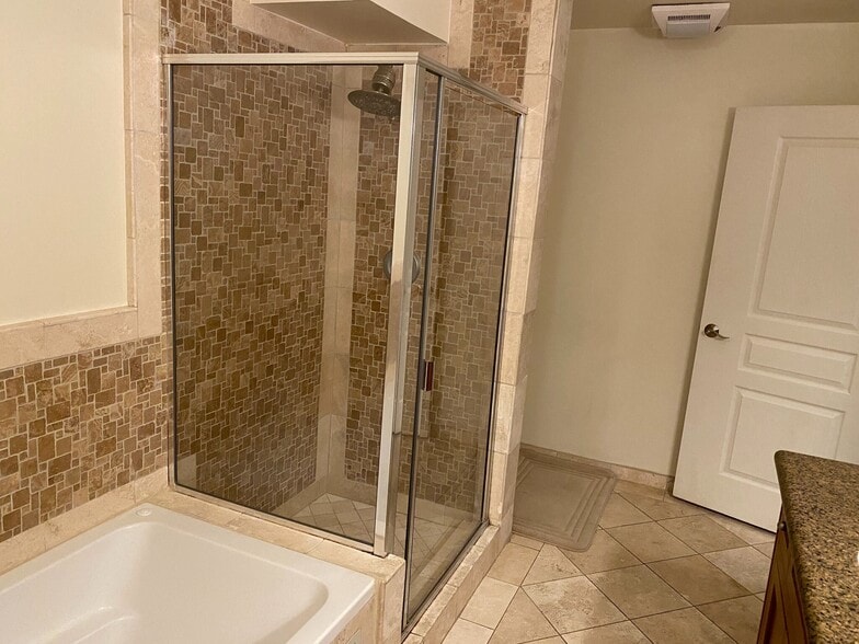 Shower - 6221 Monterey Rd