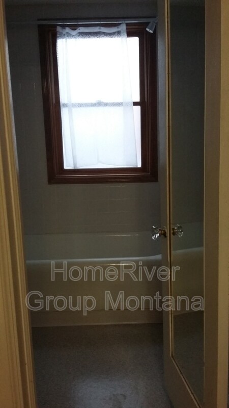 Building Photo - 147 W Main St