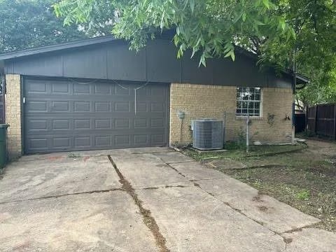 Building Photo - 228 Elmwood Dr