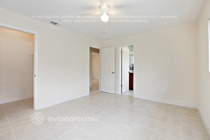 Building Photo - 11835 SW 119th Pl Rd
