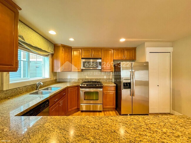 Primary Photo - 3 br, 2.5 bath Townhome - 9209 Interlake A...