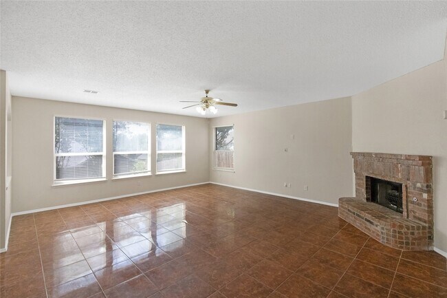 Building Photo - 2 Watergrove Ct