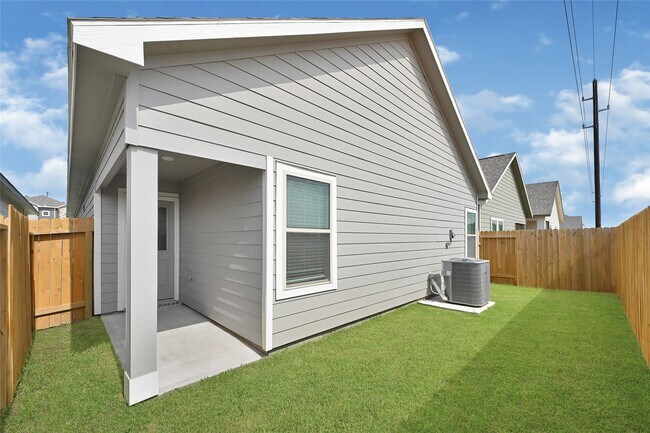 Building Photo - 8043 Cypress Bonsai Dr