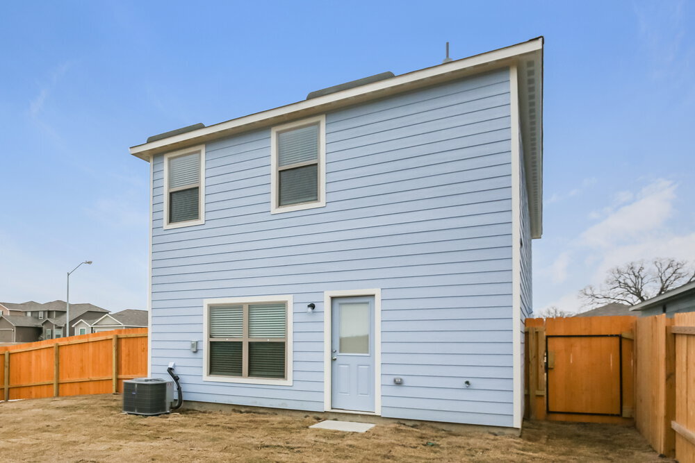 Building Photo - 14343 Shady Br Trl