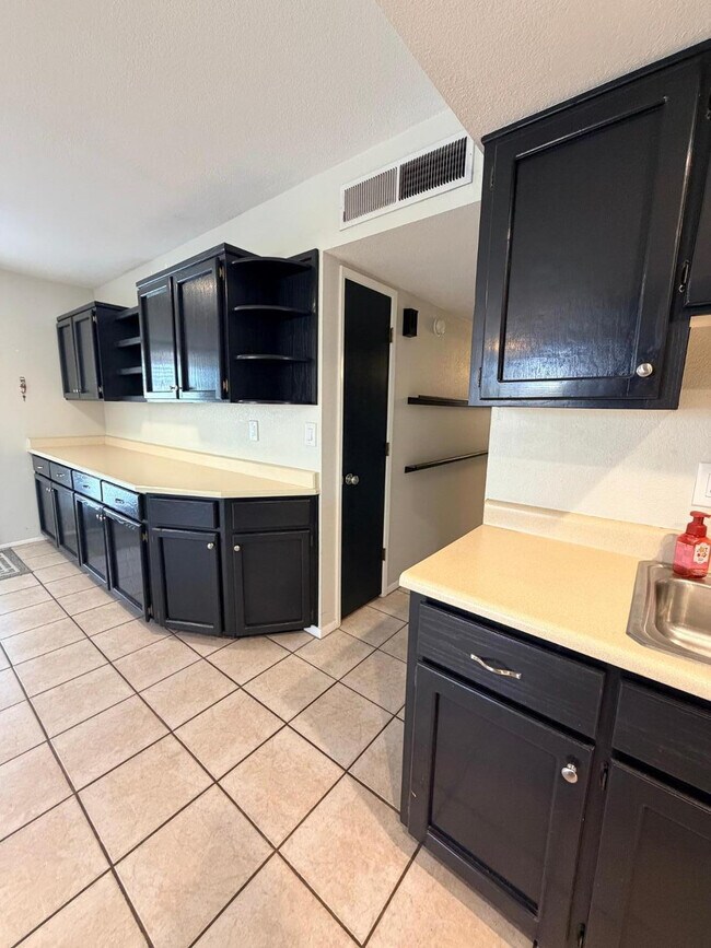 Building Photo - 4224 Ashler Hills Dr