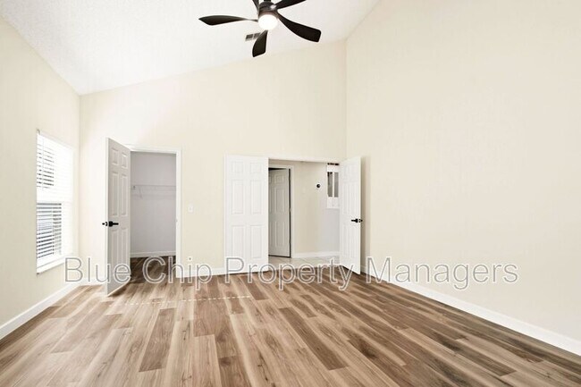 Building Photo - 12543 Waterhaven Cir