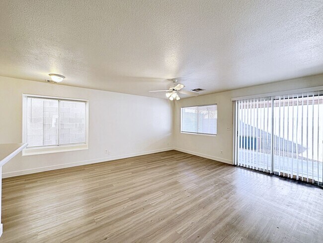 Building Photo - 4 BEDROOM WITH LOFT IN CUL DE SAC IN LONE MOUNTAIN