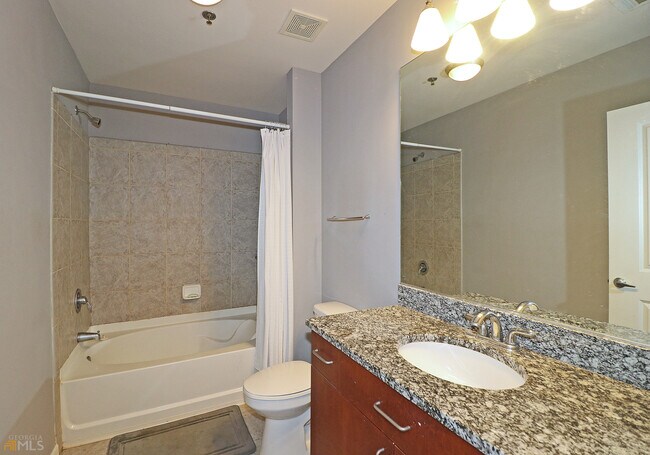 Building Photo - 250 Pharr Rd NE