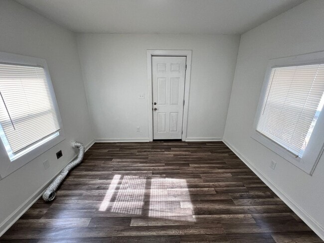 Building Photo - Updated 5BR Home with Modern Finishes & Extra Space