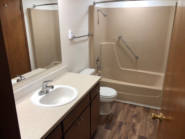Building Photo - Kingcity Apartments