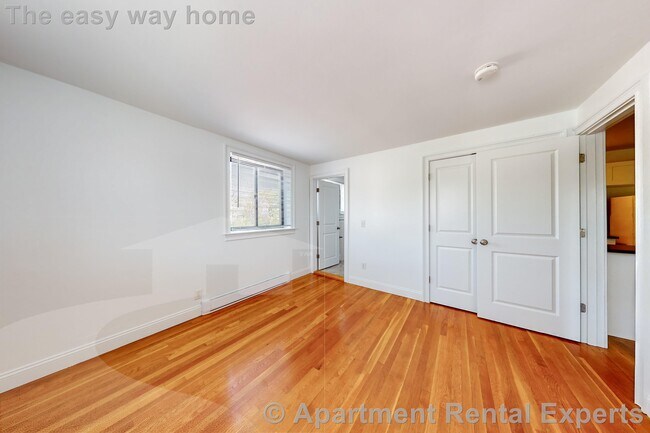 Building Photo - 134 Summer St