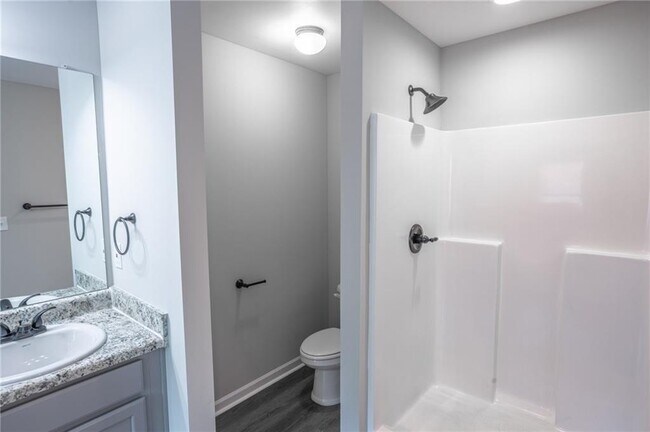 Building Photo - 6106 Oak Bend Ct