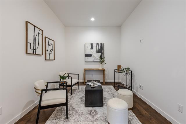 Building Photo - 9742 Sunset Dr
