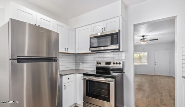 Building Photo - Coronado Area of Phoenix Remodeled 2 Bed 1...