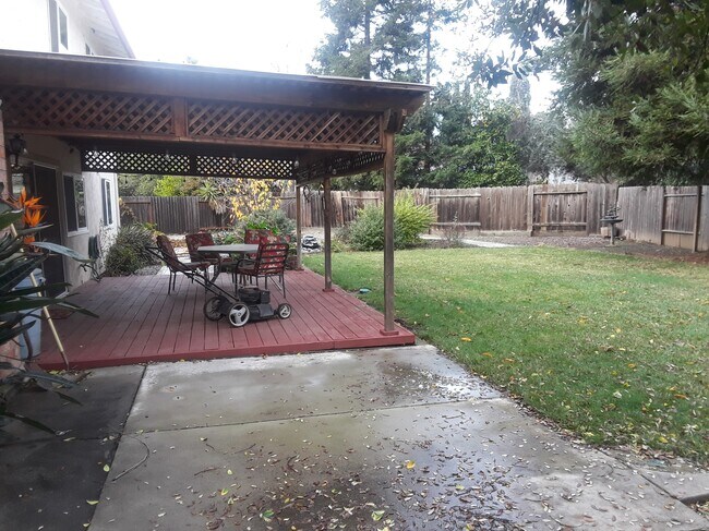 Building Photo - 2650 Bloomfield Ct