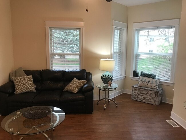 Building Photo - 4 Bedroom, 2 Bath Home available July 2025...