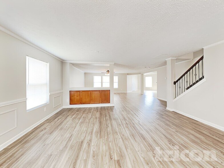 Building Photo - 1024 Tradewinds Dr