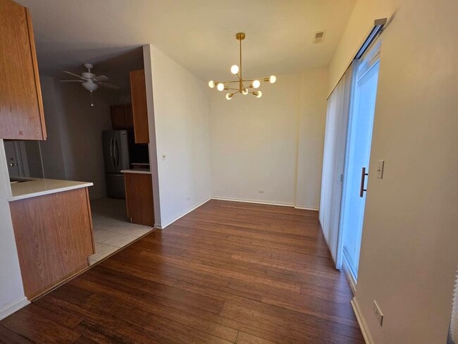 Building Photo - 3996 Blackstone Dr