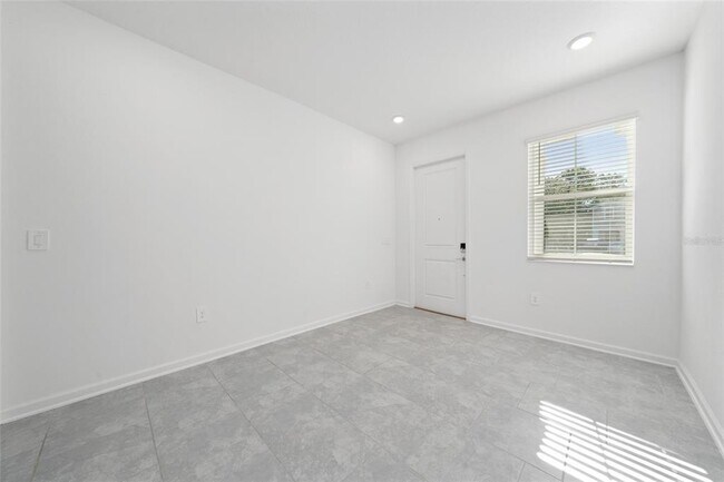 Building Photo - 7405 Stone Crk Trl